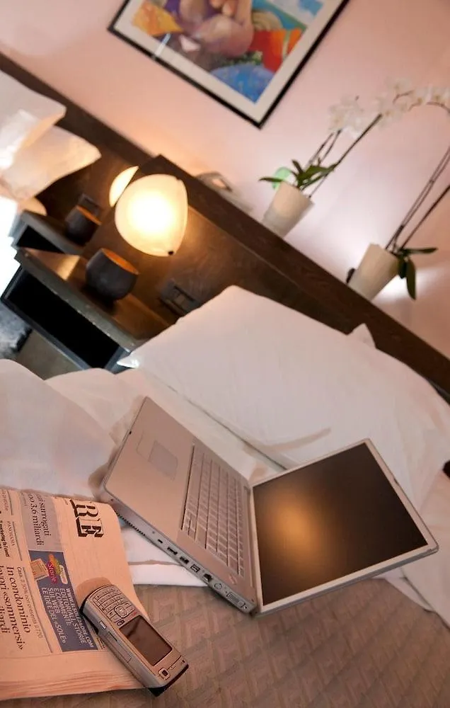 Hotel Comtur Бинаско