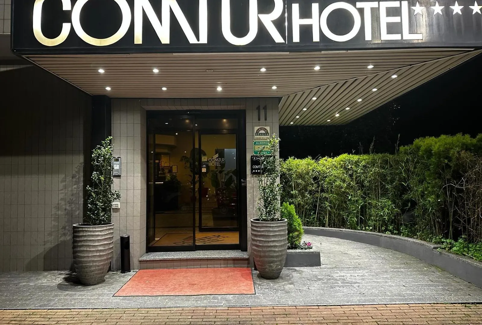 Hotel Comtur Бинаско