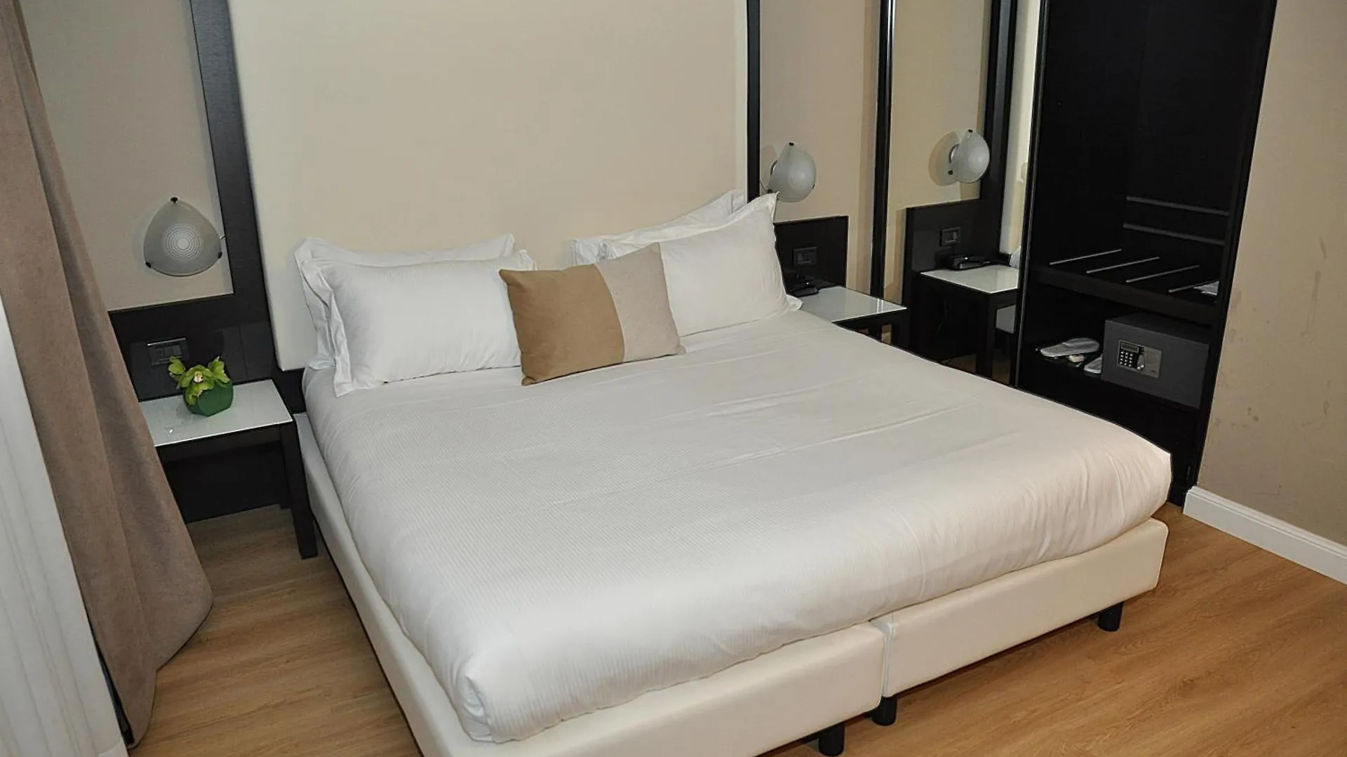 ****  Hotel Comtur Бинаско Италия