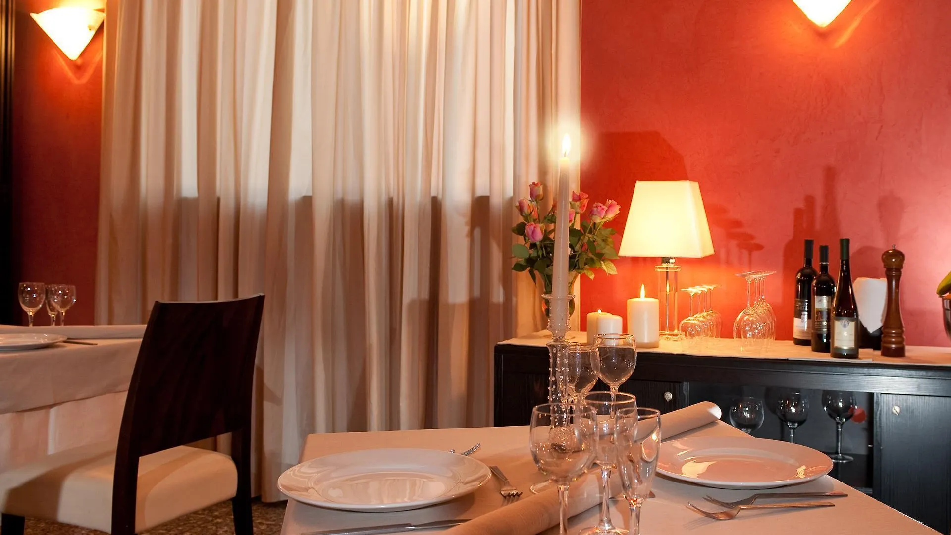 Hotel Comtur Binasco 4*,  Italie