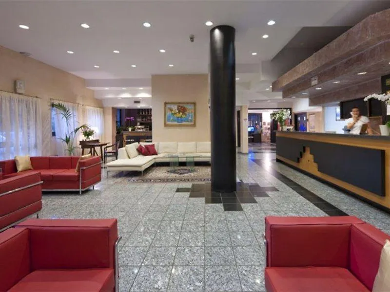Hotel Comtur Binasco 4*,  Italien
