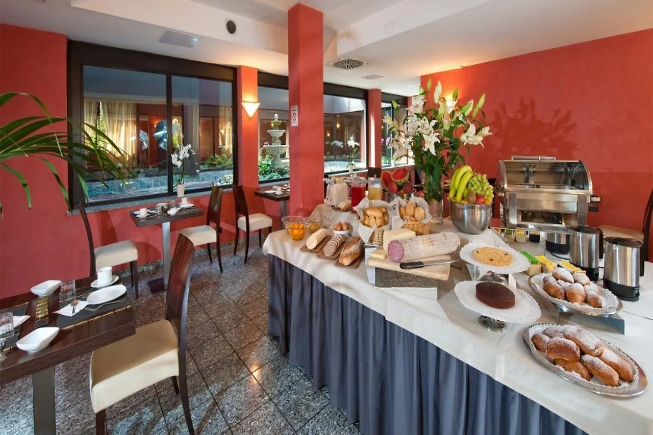 Hotel Comtur Binasco 4*,  Italien